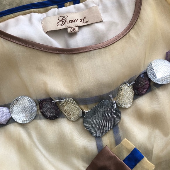 Elegant color block dress with jewels - Picture 6 of 8